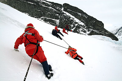 Ingegerd halkar och faller