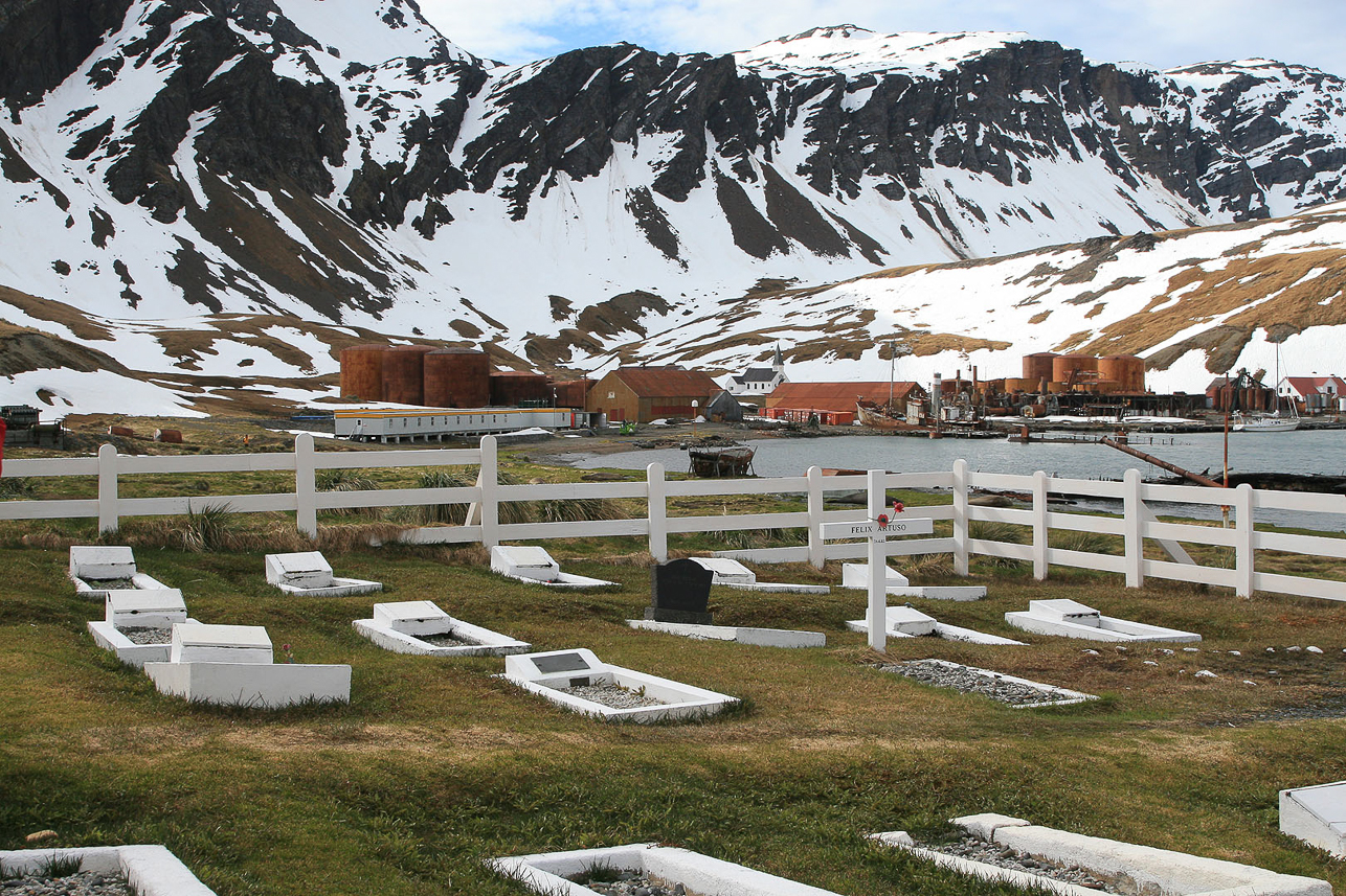 Grytviken med kyrkogården