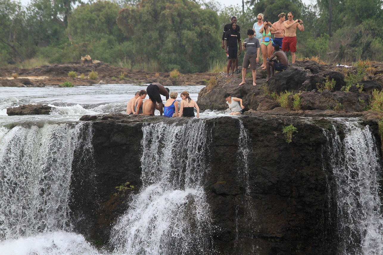 Devil's pool, on the top of the falls