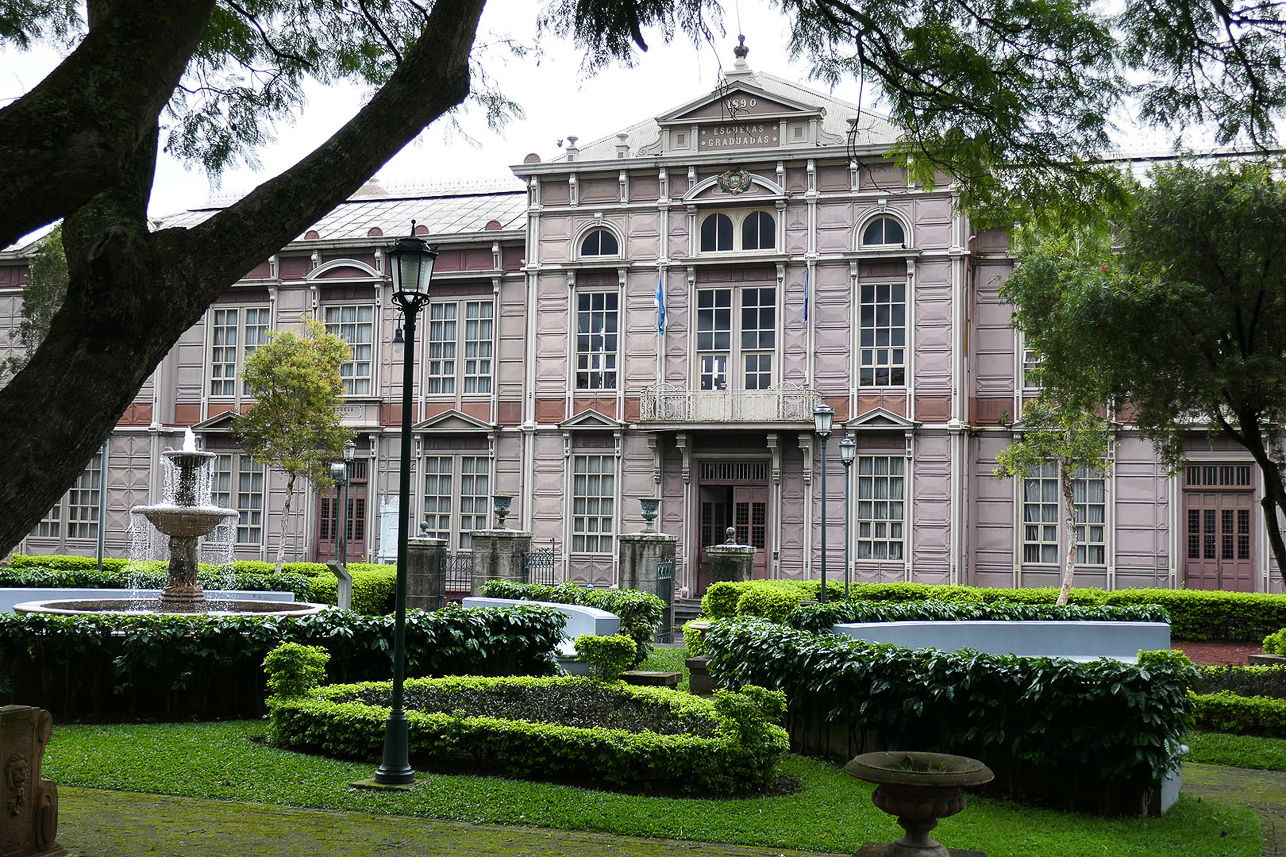 Edificio Metálico, Esquela Graduadas (made of steel)