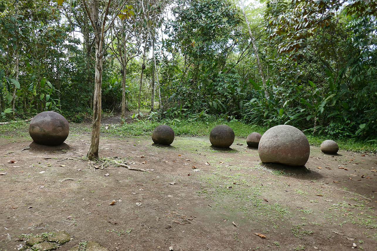 Archeological site Finca 6, close to Sierpe, Old stone spheres (who built, why, how did they come here etc.)