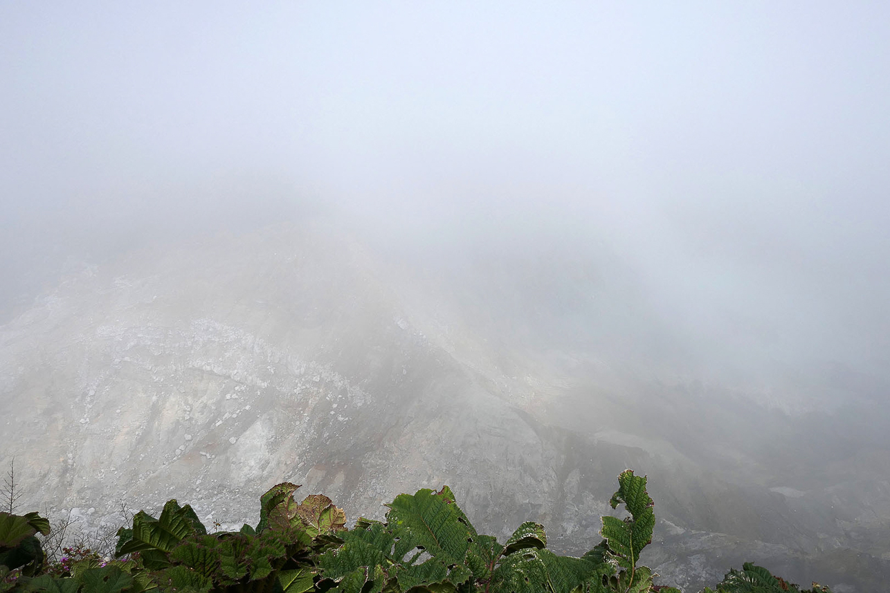 Some moments when the fog disappeared from the crater