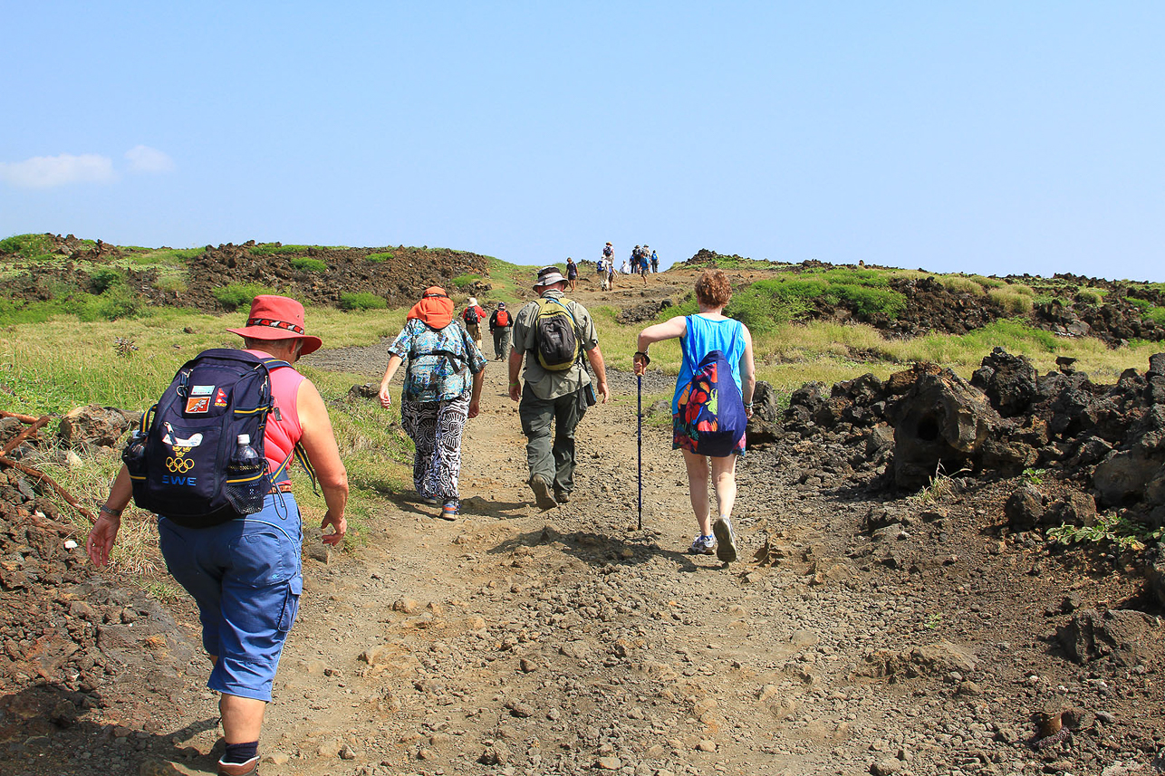 Walking to Green Sand Beach.