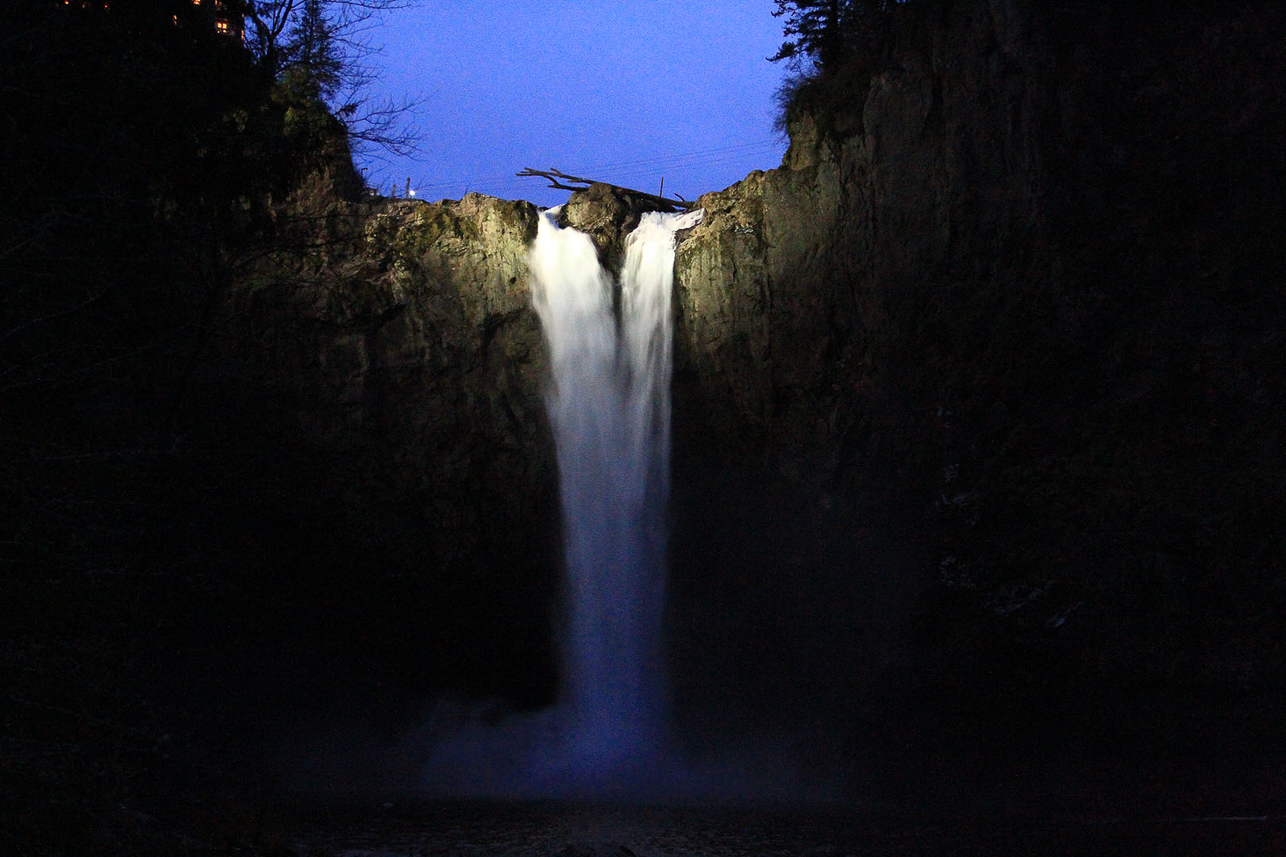 Snoqualmie Falls (Twin Peaks) in the evening.