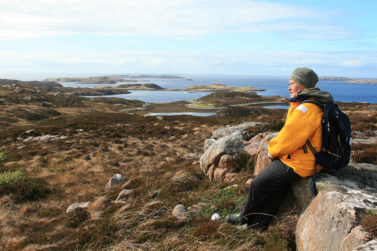 Camilla and the nice landscape of Tanera Mòr