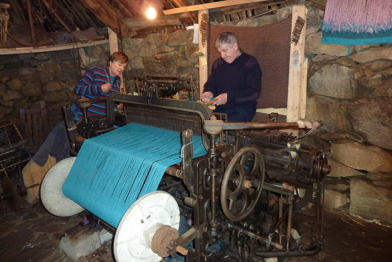 Tweed weaving