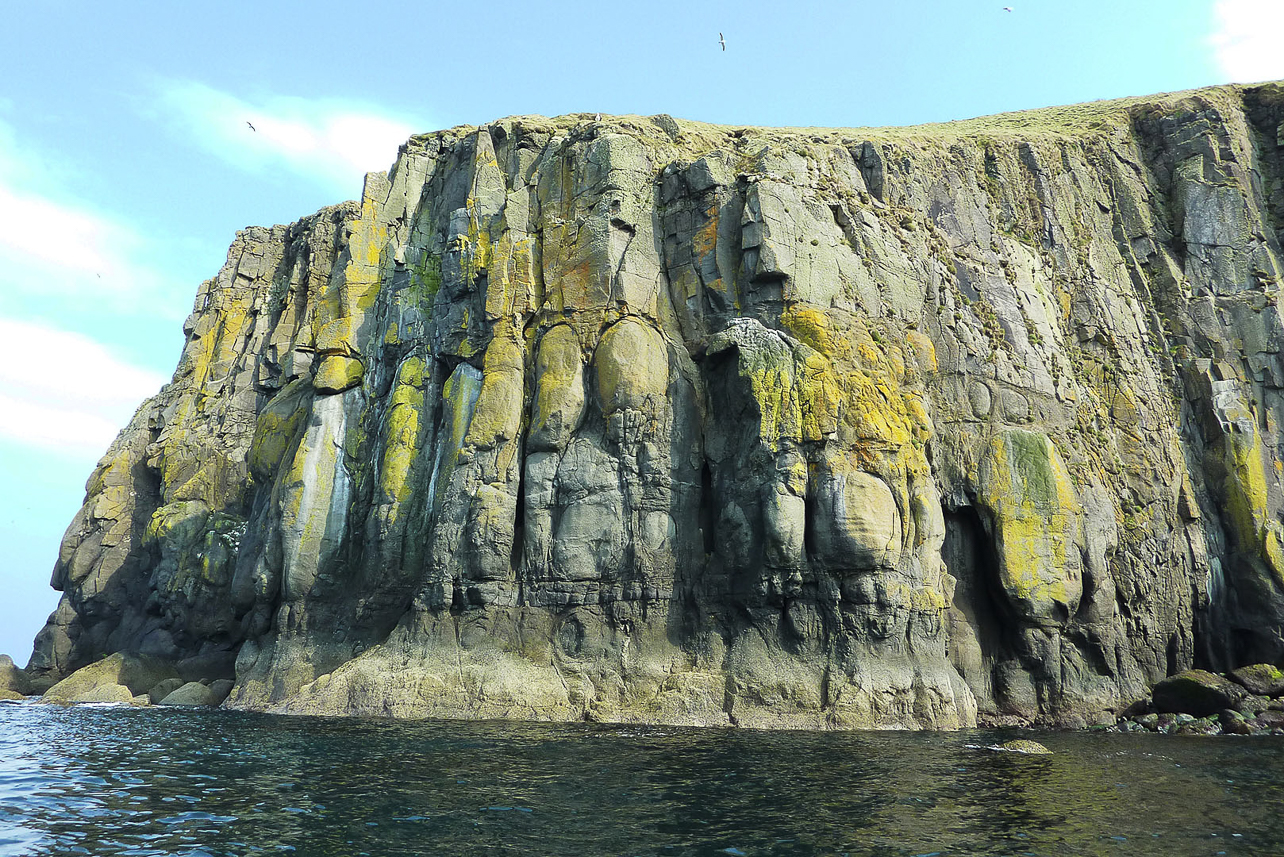 Beauiful cliffs of Shiant Island from the zodiak