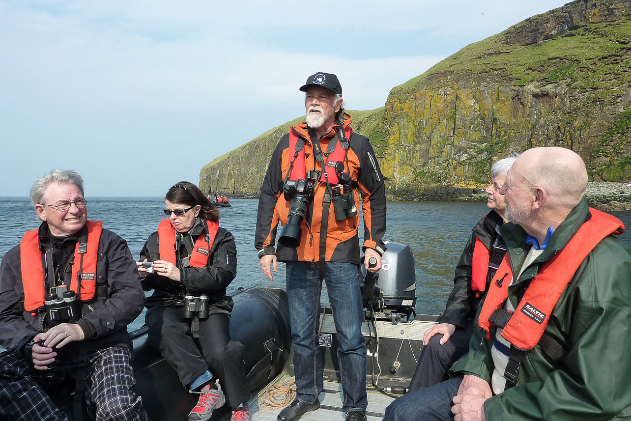 Olle drving the zodiak, Shiant Island