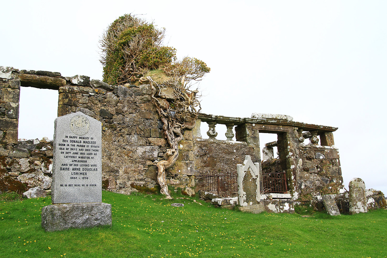 Cill Chriosd graveyard