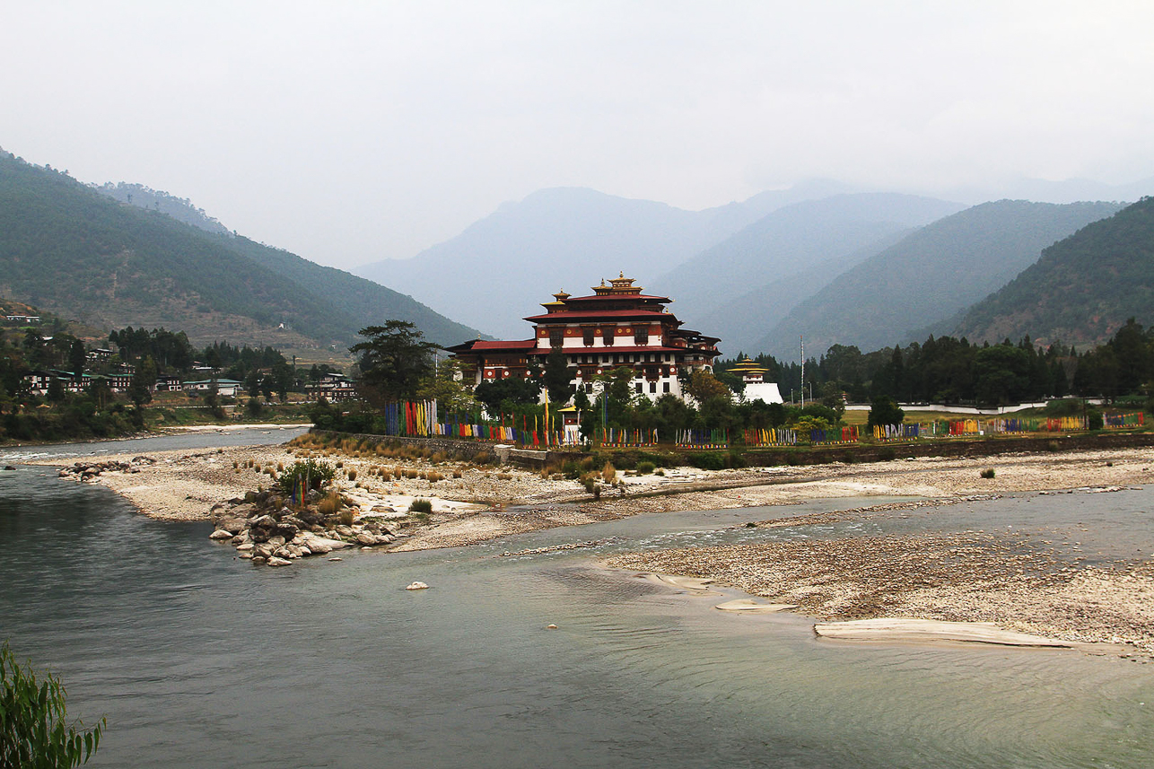 Punakha Dzong (threatened by flooding, partly destroyed in floodings in the 1990's).