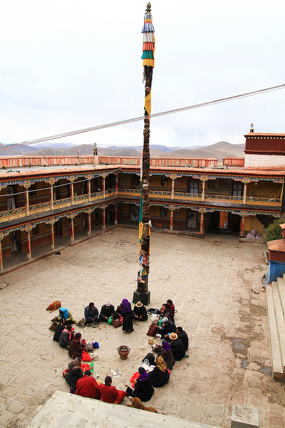 Lunch at Samding monastery.