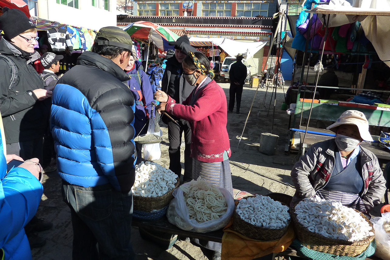 Gyantse market.