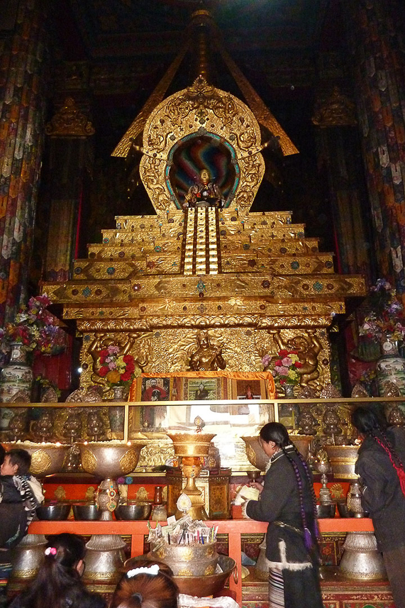 The Stupa-tomb of the Tenth Panchen Lama, Tashilhunpo monastery.