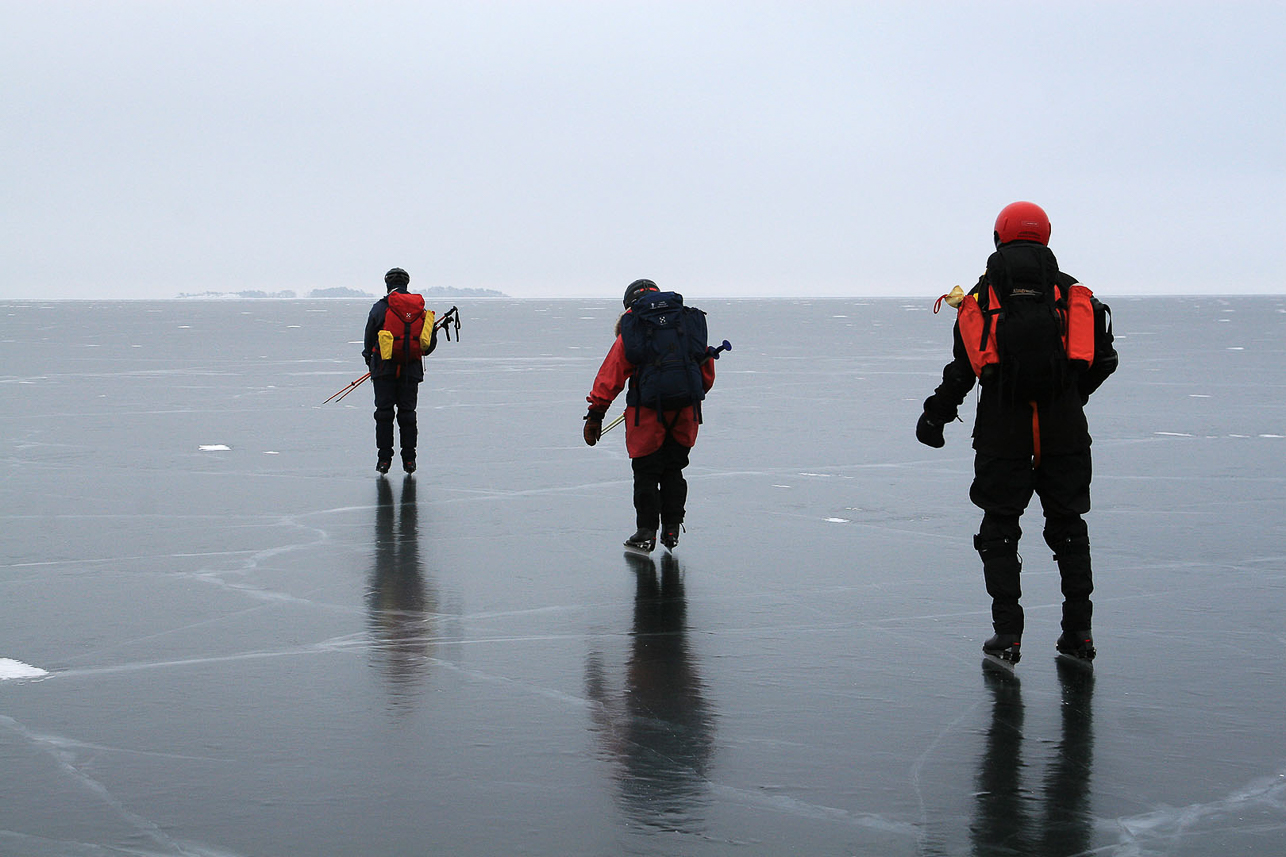 Fjuk skymtas efter 16 km medvindsäkning på fin is