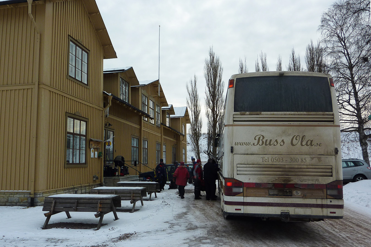 Hyr buss till Hjo för medvindstur till Karlsborg