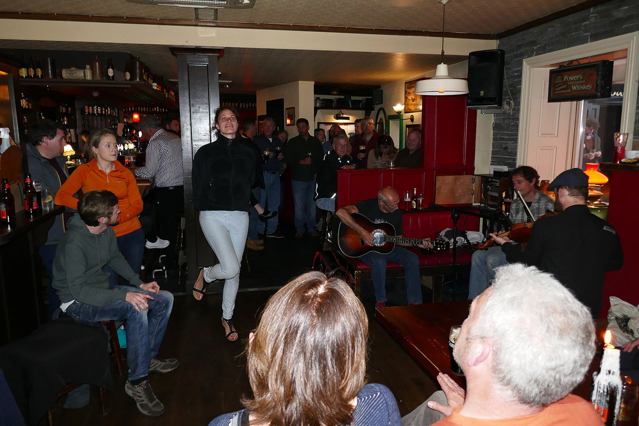 Doolin pub, Irish dance