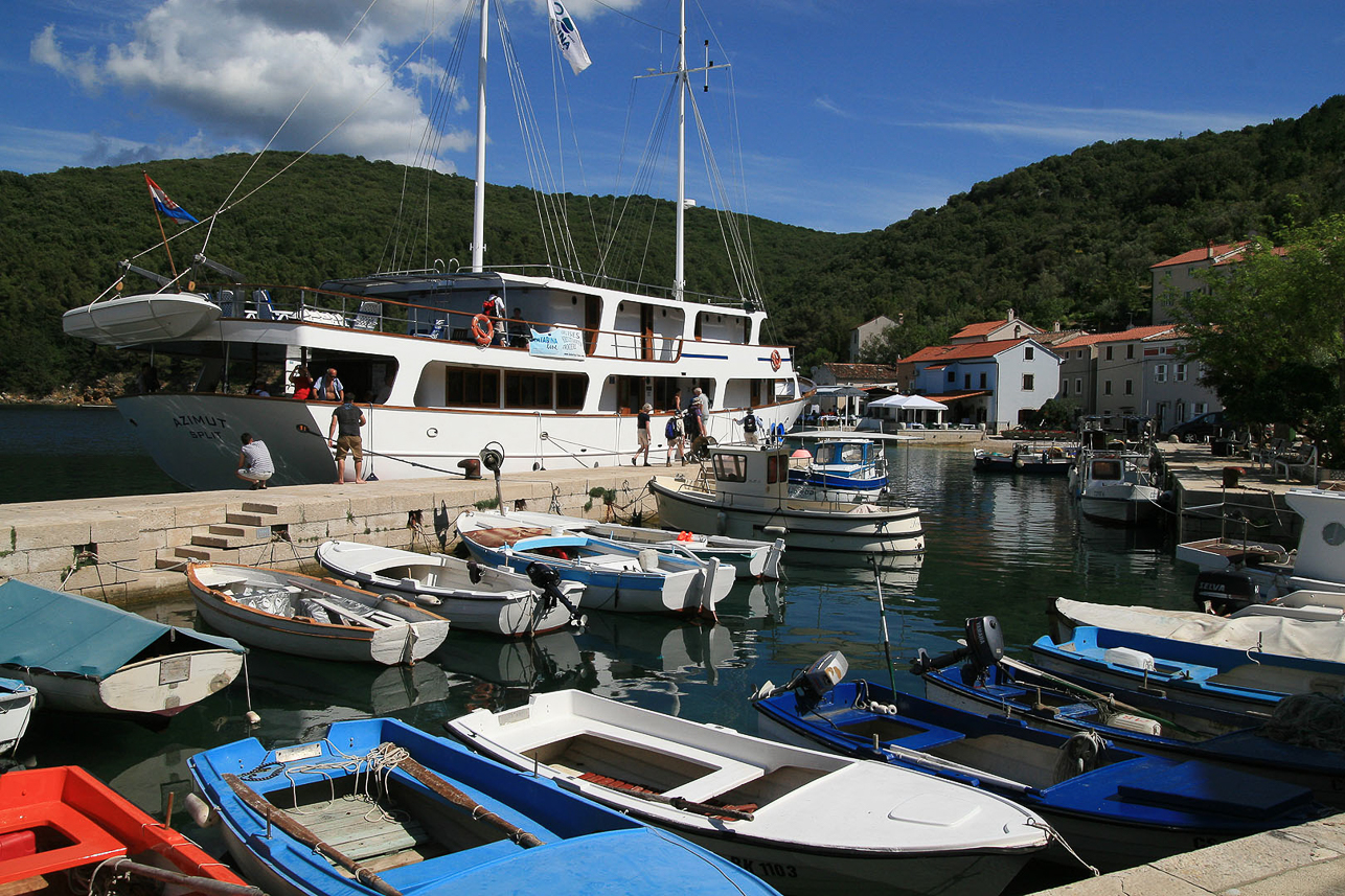 Harbour of Valun.