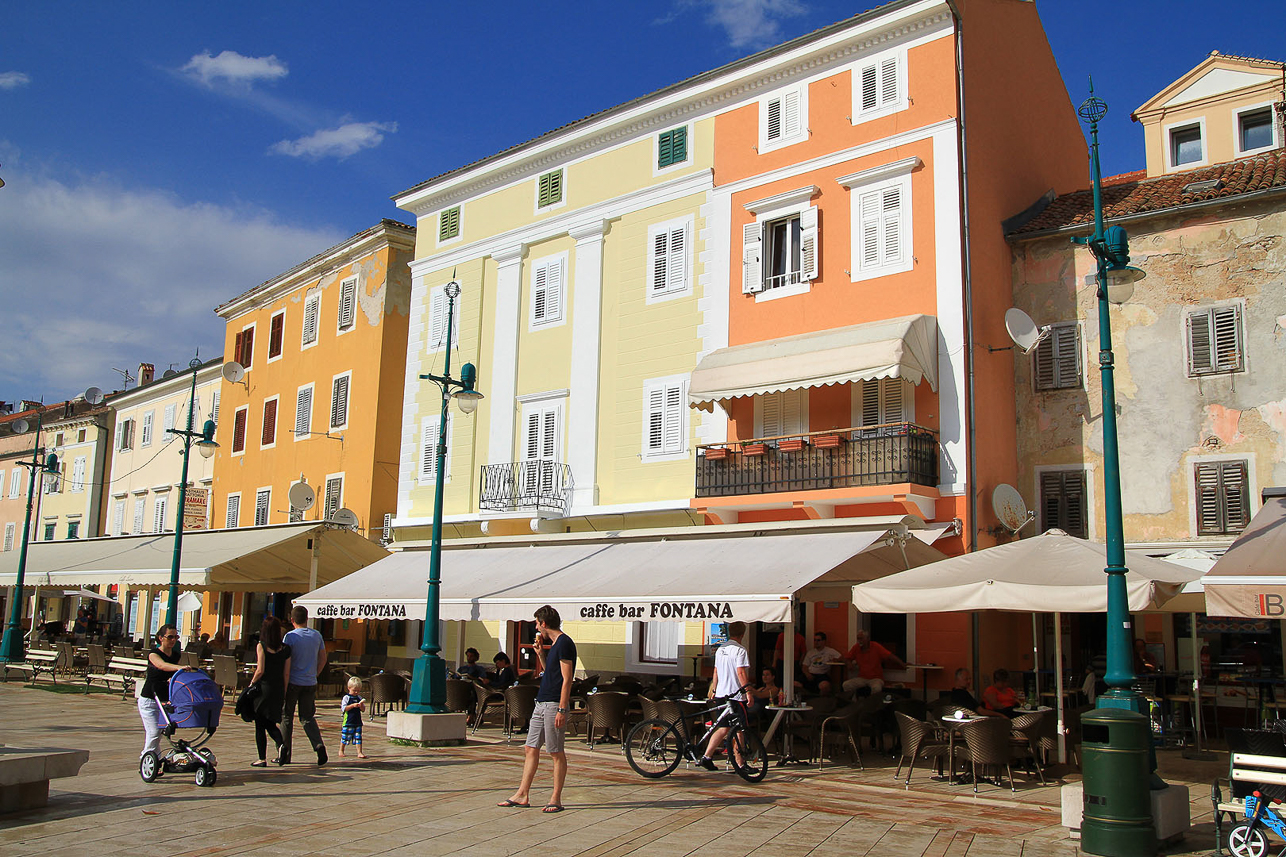 Mali Losinj, ar the harbour.