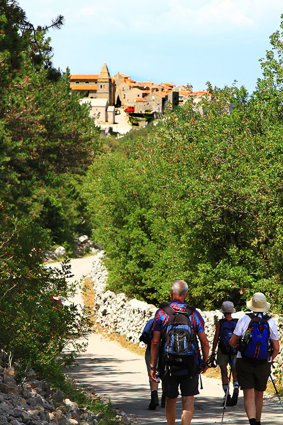 Approaching Lubenice.