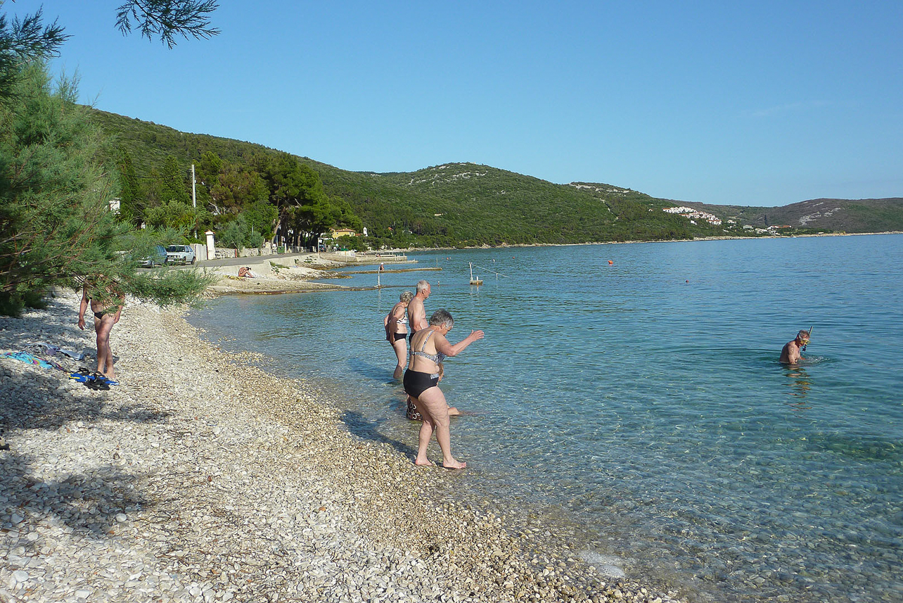 An evening bath on the nice shores of Martinscica.