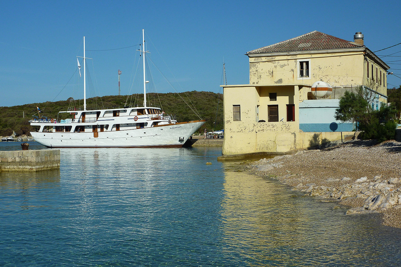 Martinscica harbour.