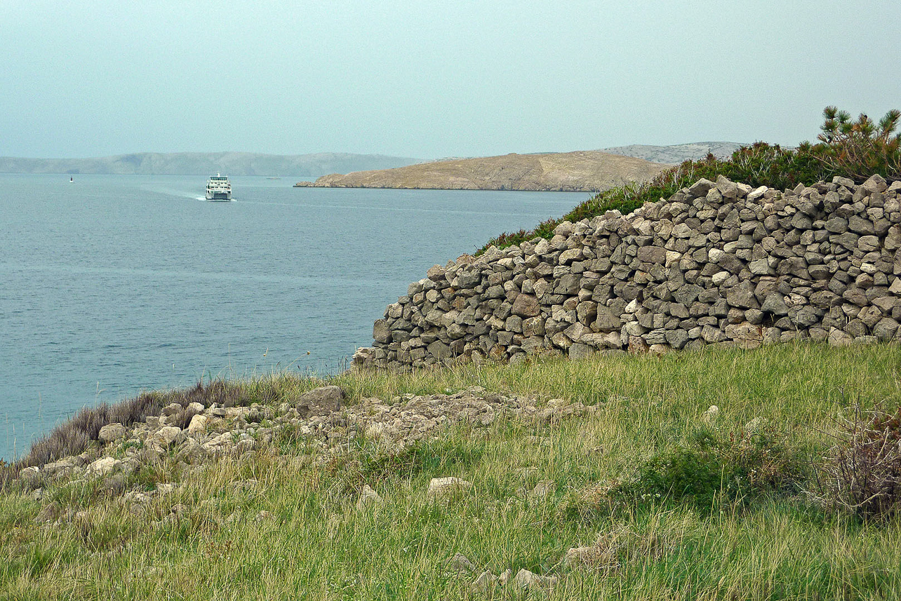 Waiting for the ferry, coming from Rab.