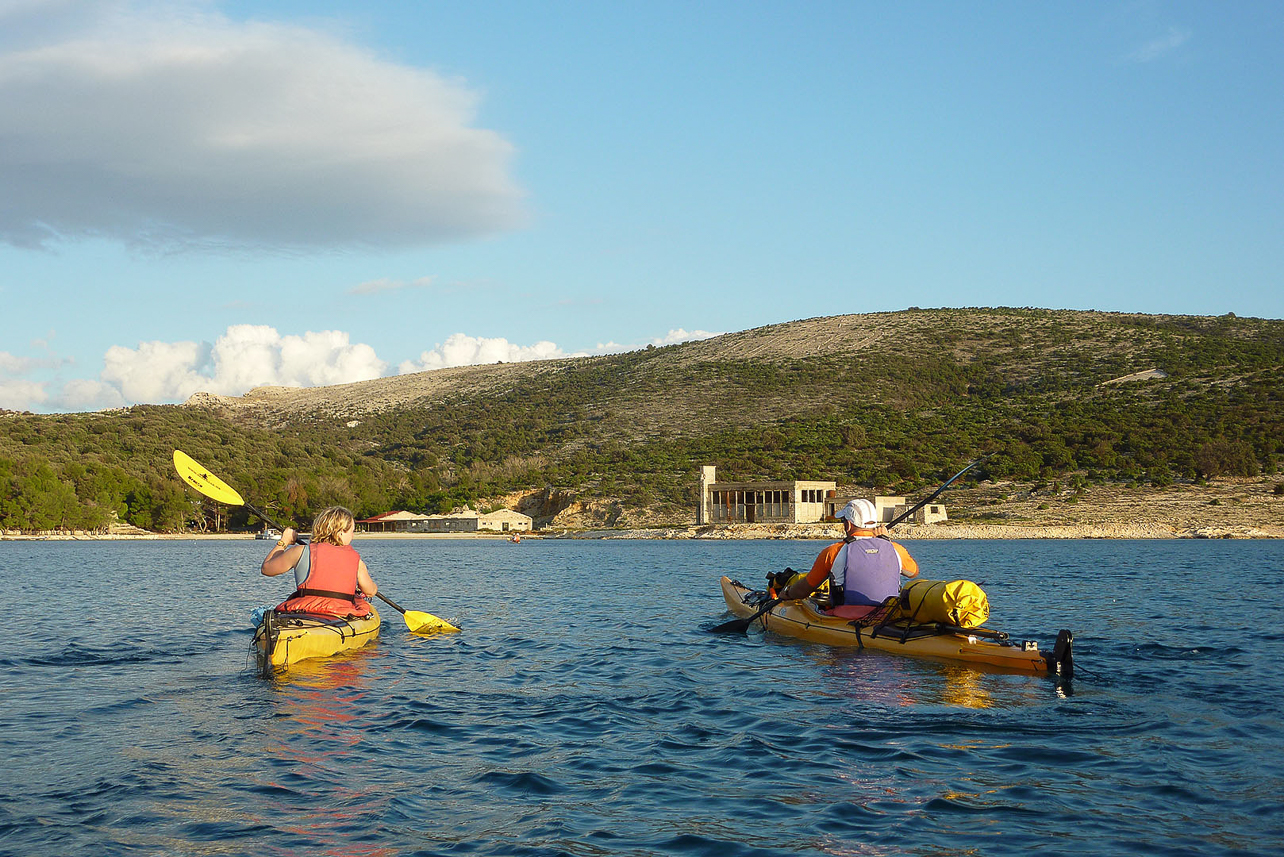 Arriving at the bay of Sv. Grgur.