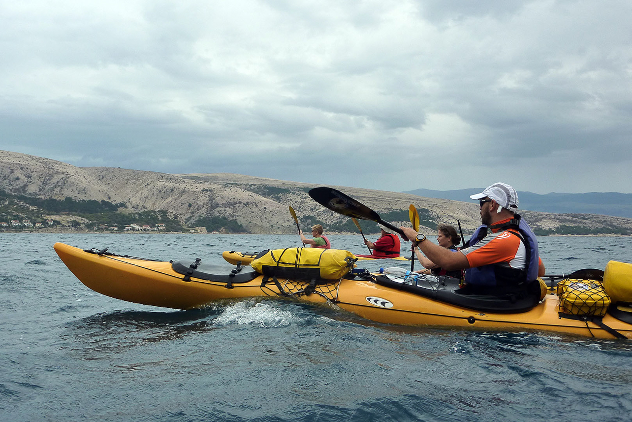 Arriving at Baska, partly in shelter, after some windy hours.