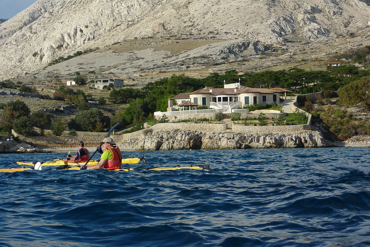 Passing some luxury houses at Stara Baska (old Baska).