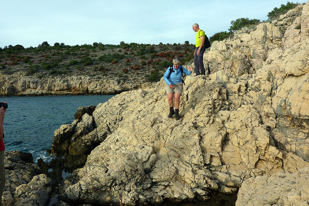 A walk in the "hard stone" landscape to the caves.