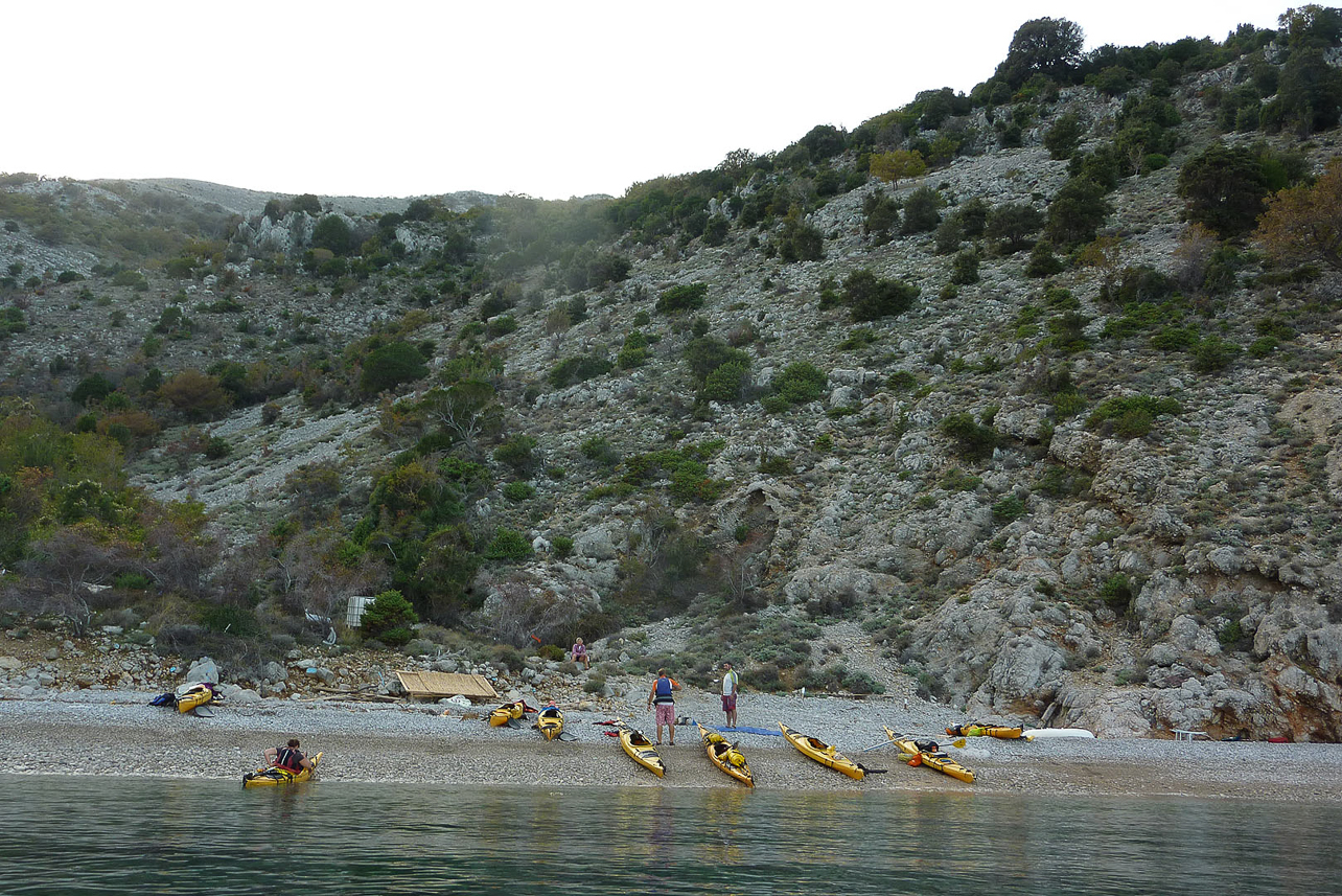 Camping 6 km south of Beli, at research camp for Griffon Vultures.