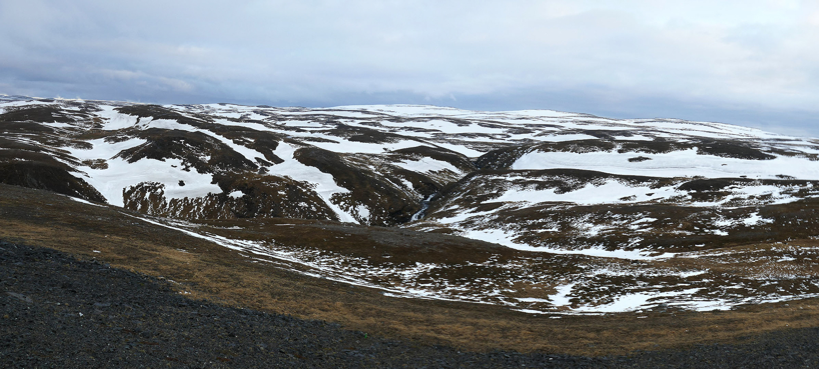 Landscape south of Nordkap at 0100