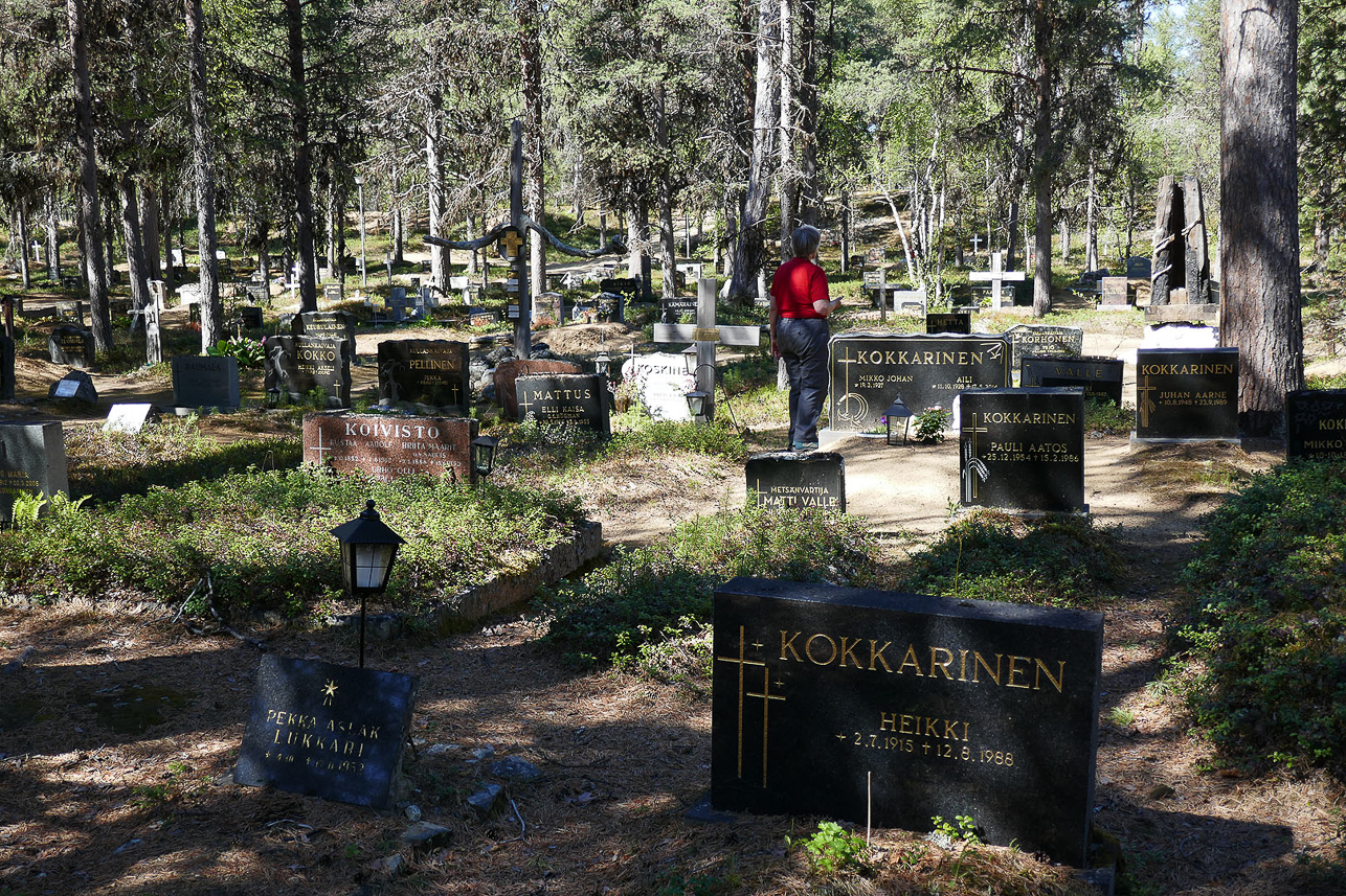 The graveyard in Inari