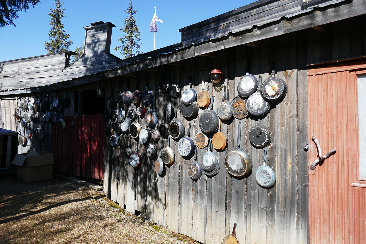 Tankavaara gold museum along the road south