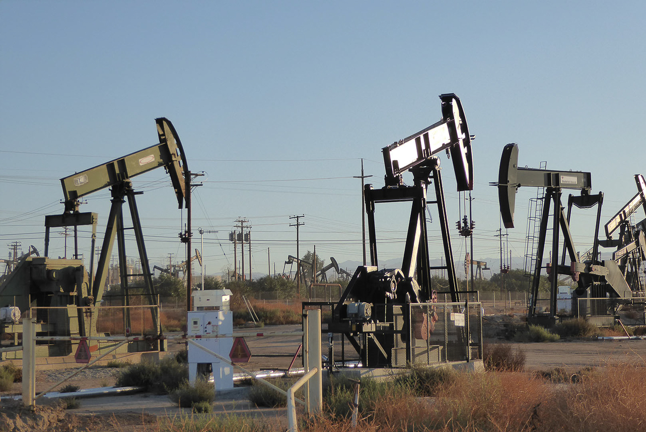 Giant oil fields north of Bakersfield