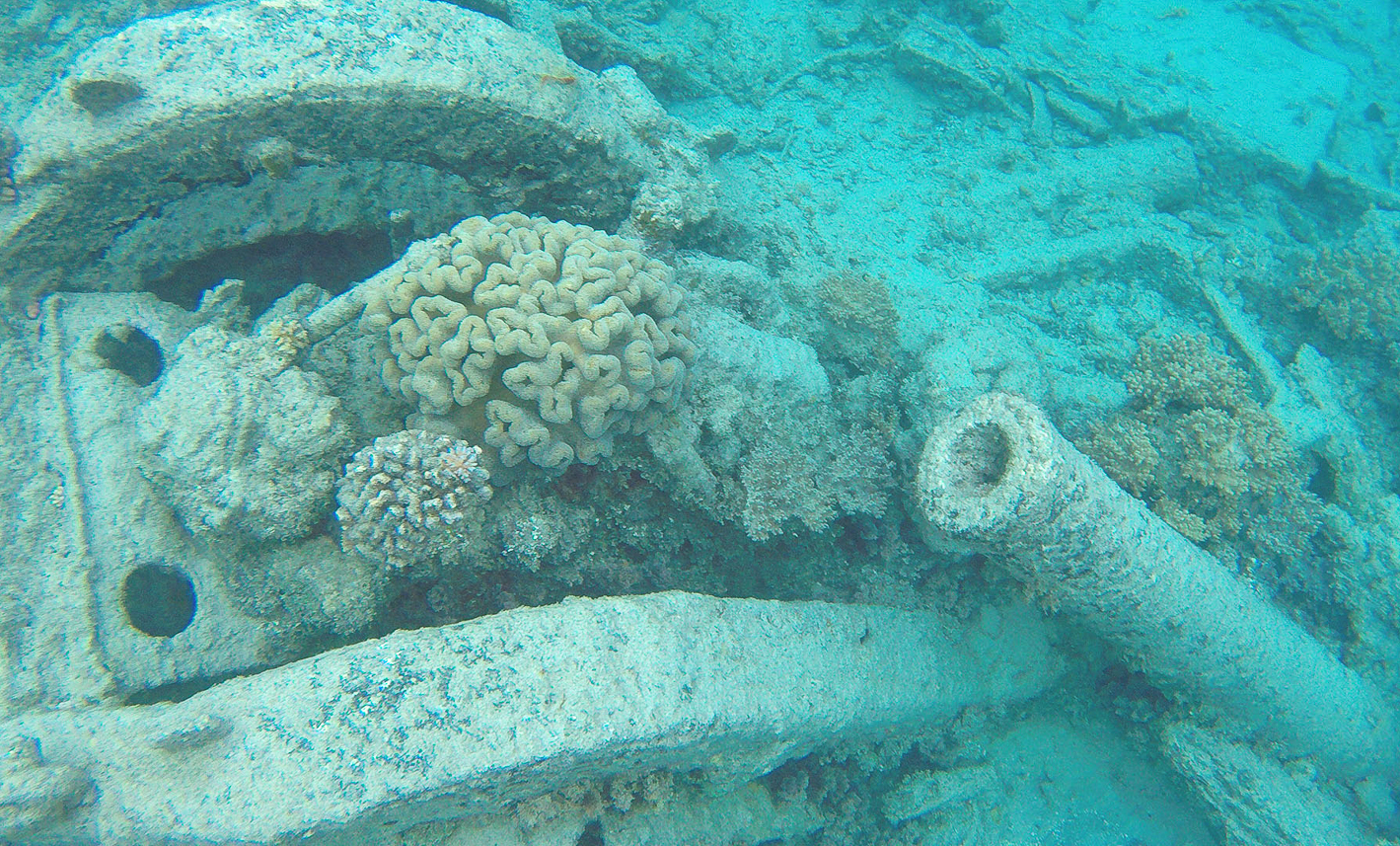 Snorkling in bad weather above the war material