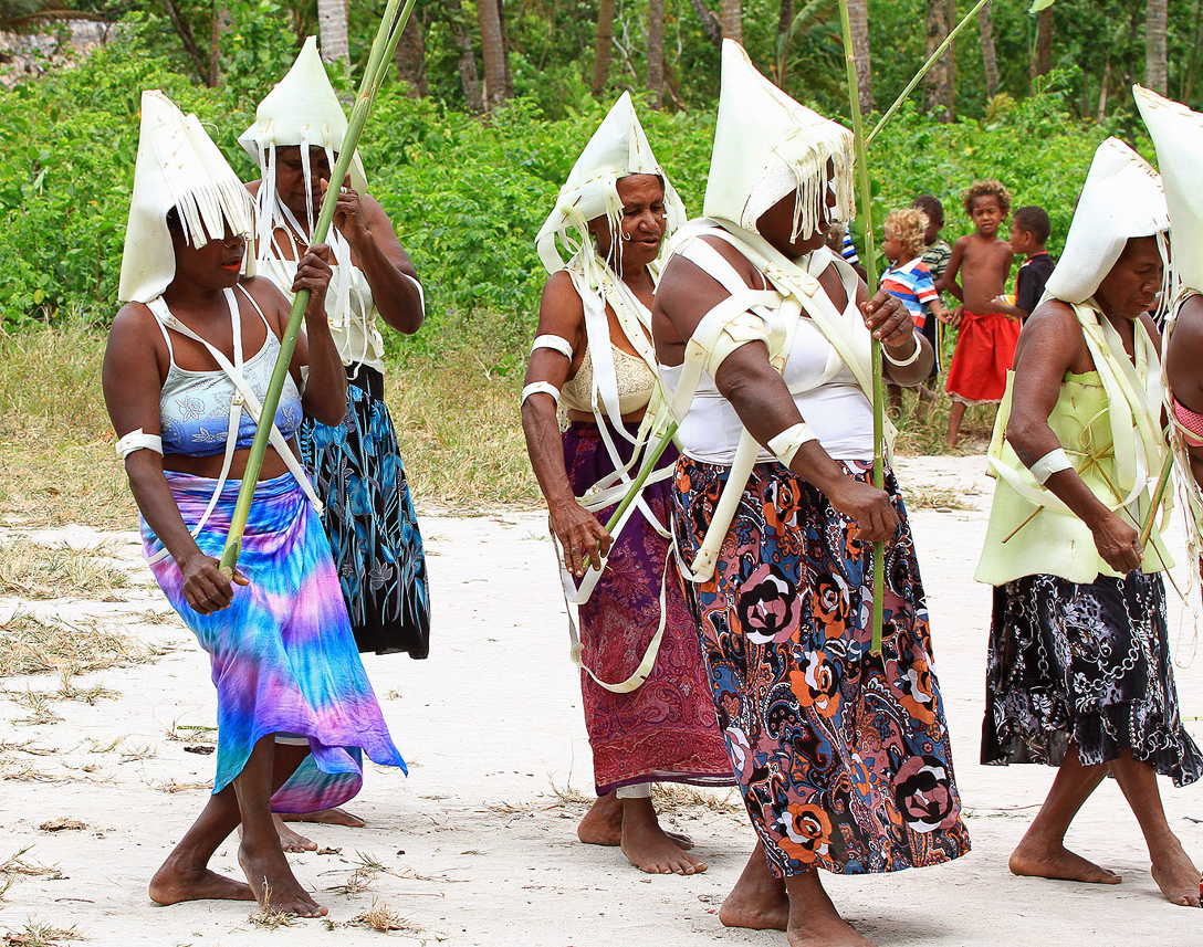 White women dance