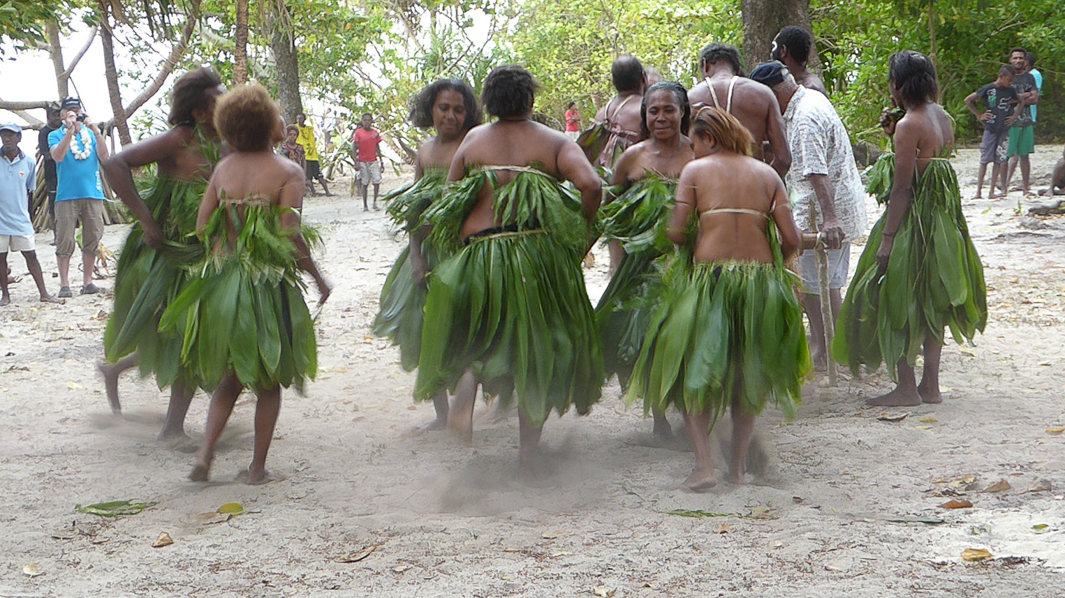 Women dance at Ra