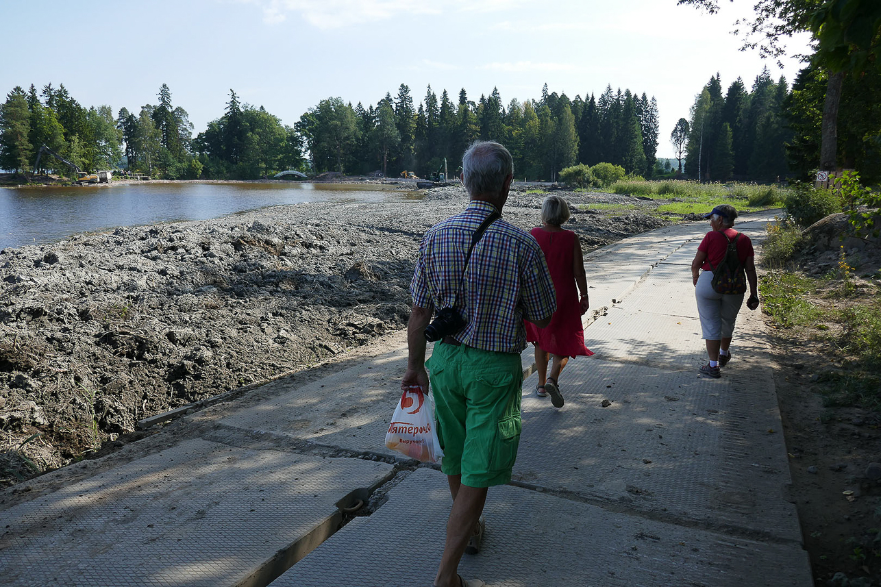 Walk in the Monrepos park outside Vyborg. Nice park, but restorations were going on as seen