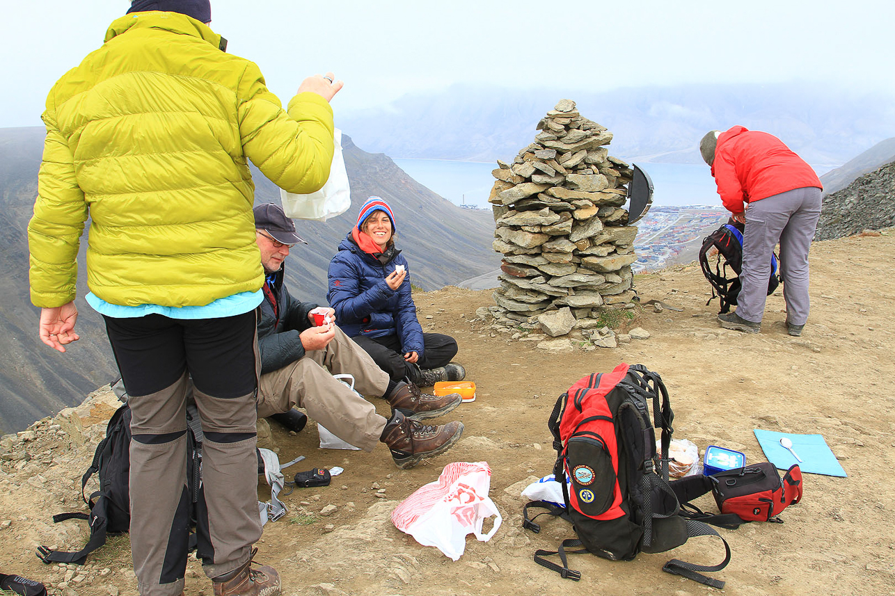 Lunch at the top of Sarkofagen.