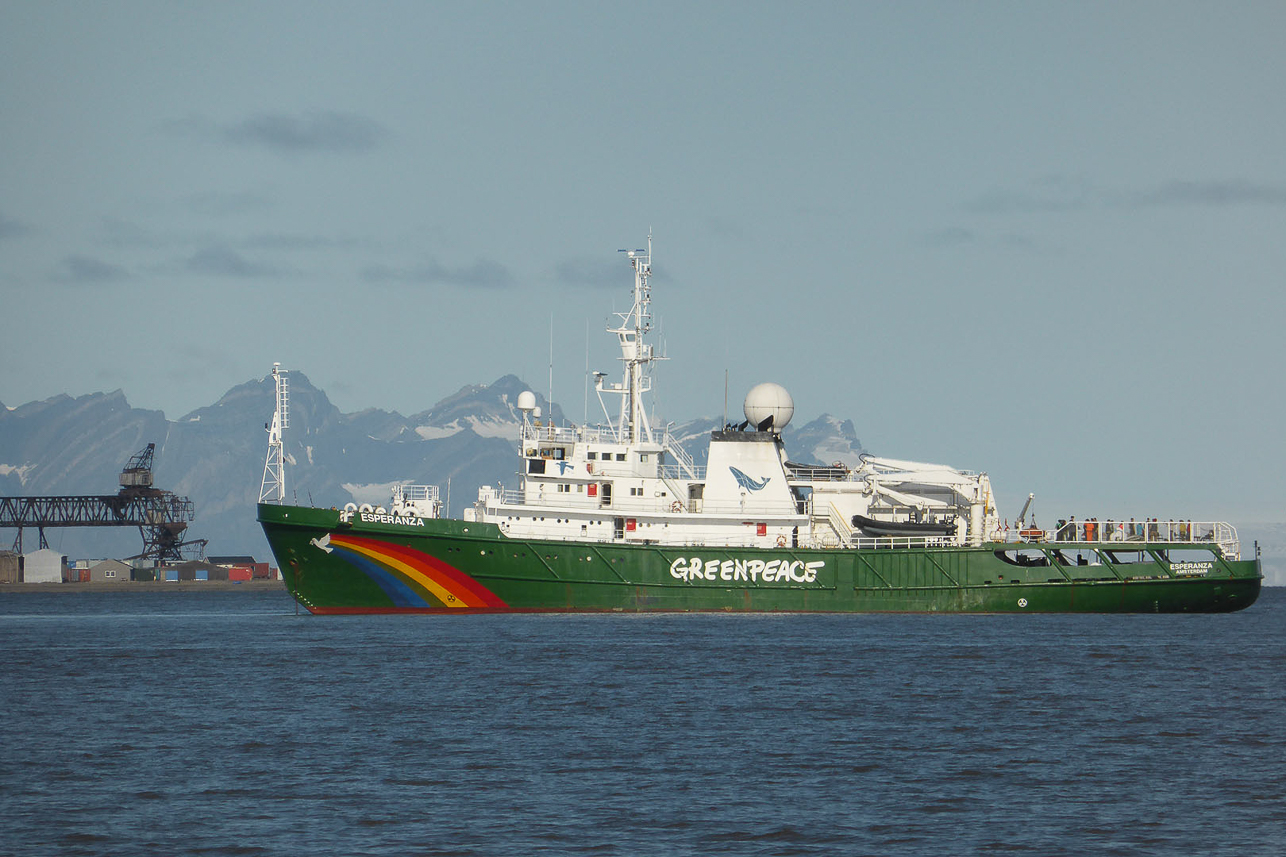 Visit from Greenpeace, active in preventing oil exploration in the Arctic.