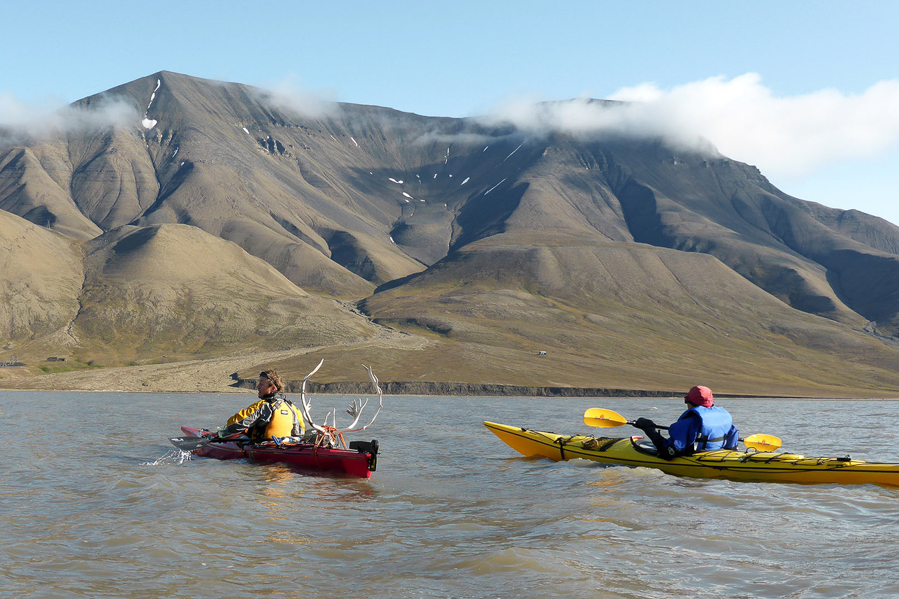 One day kayaking in Adventfjorden, going to Hjorthamn.