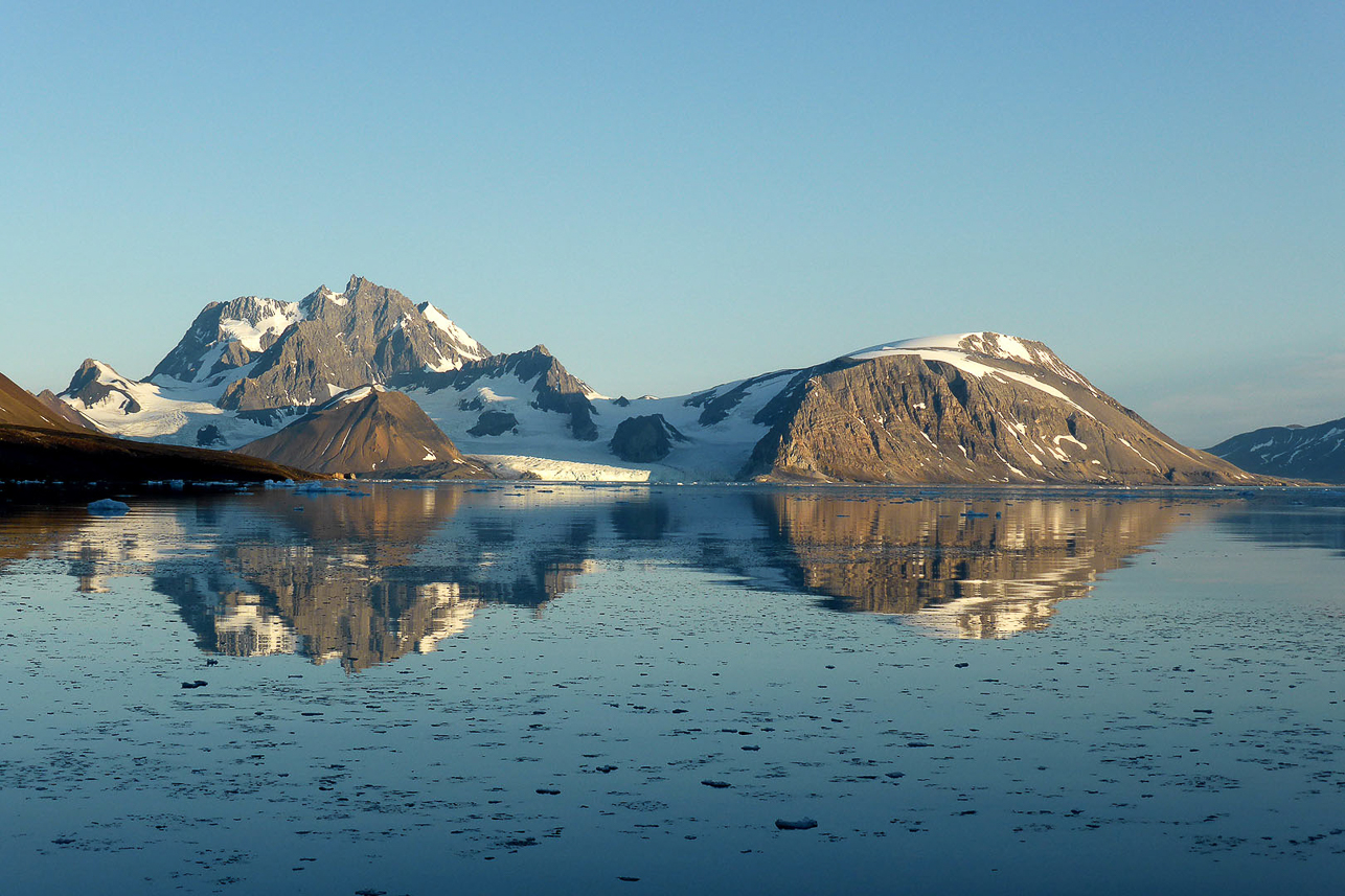 Hornsundtind and Cebysevfjellet.