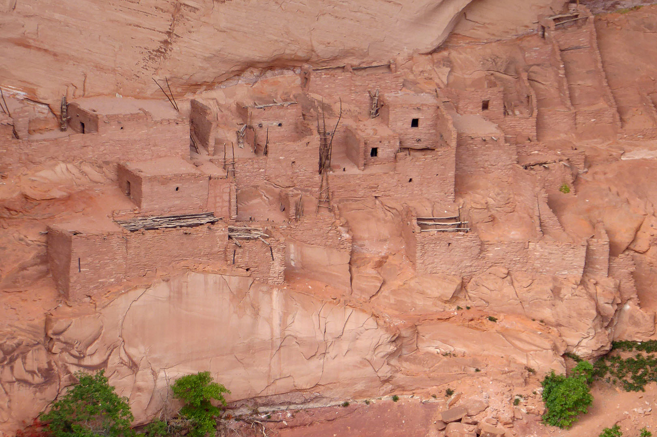 Old caves (abandoned around year 1300 due to water problems, causing problems for agriculture)