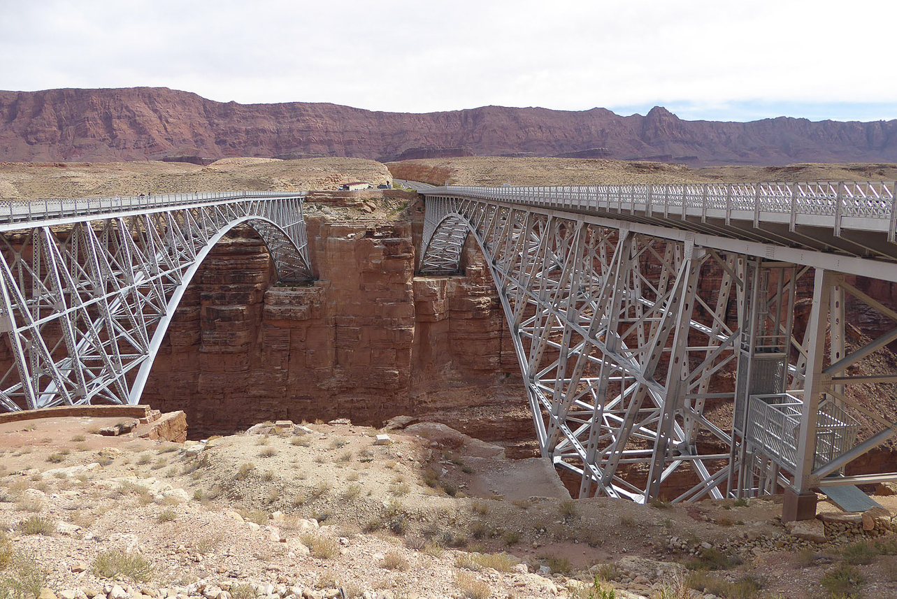 Historic Navajo Bridge (the left from 1929, the right from 1995)