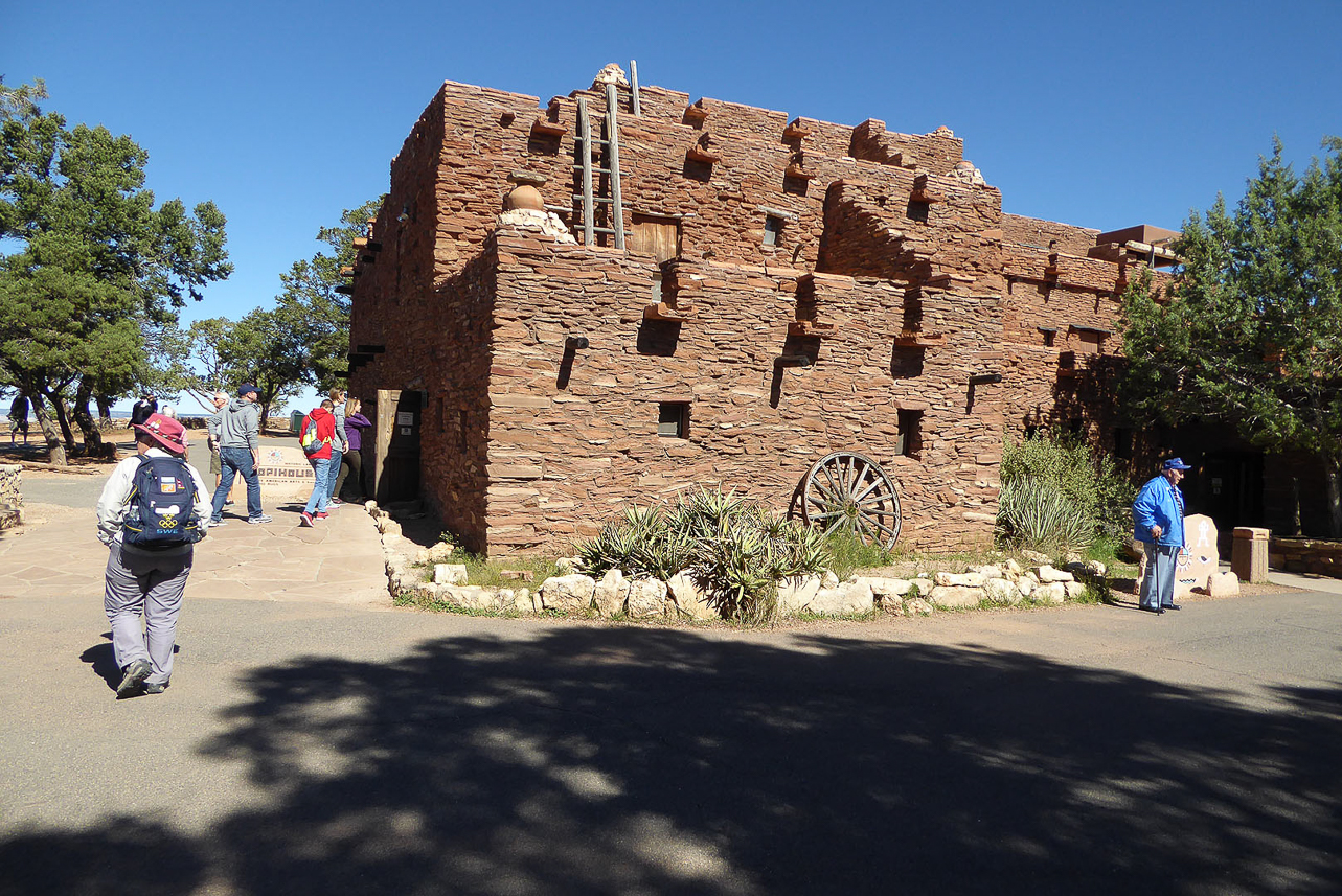 Grand Canyon , Hopi House